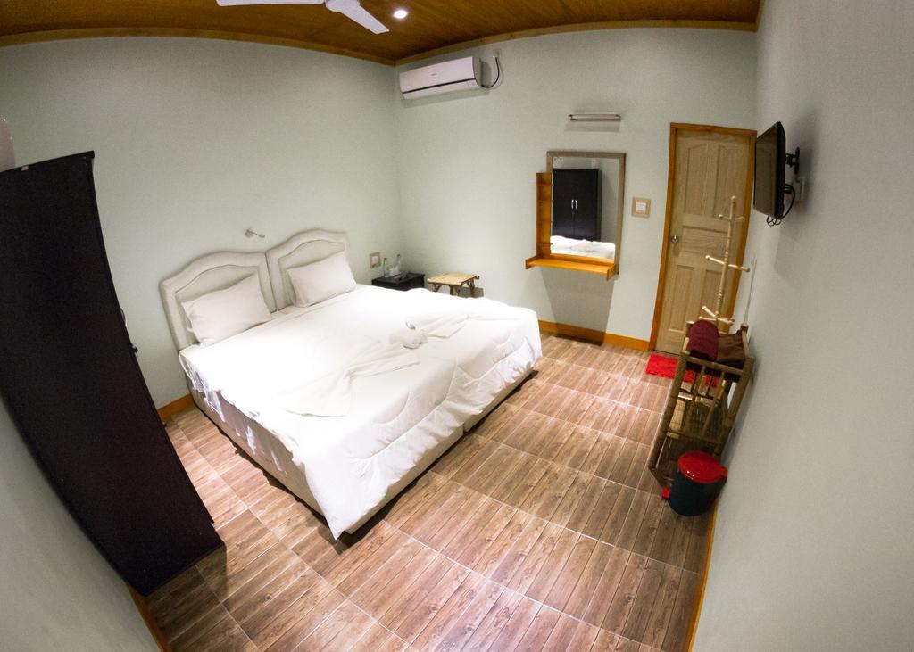 Zest Cabana Maafushi Room photo