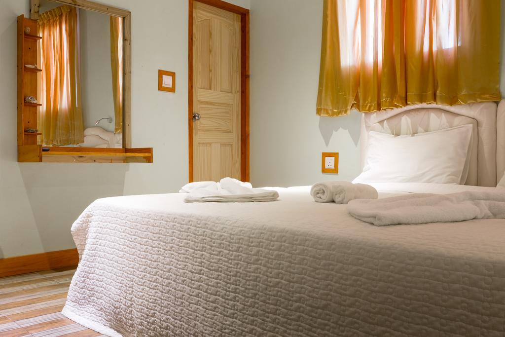 Zest Cabana Maafushi Room photo